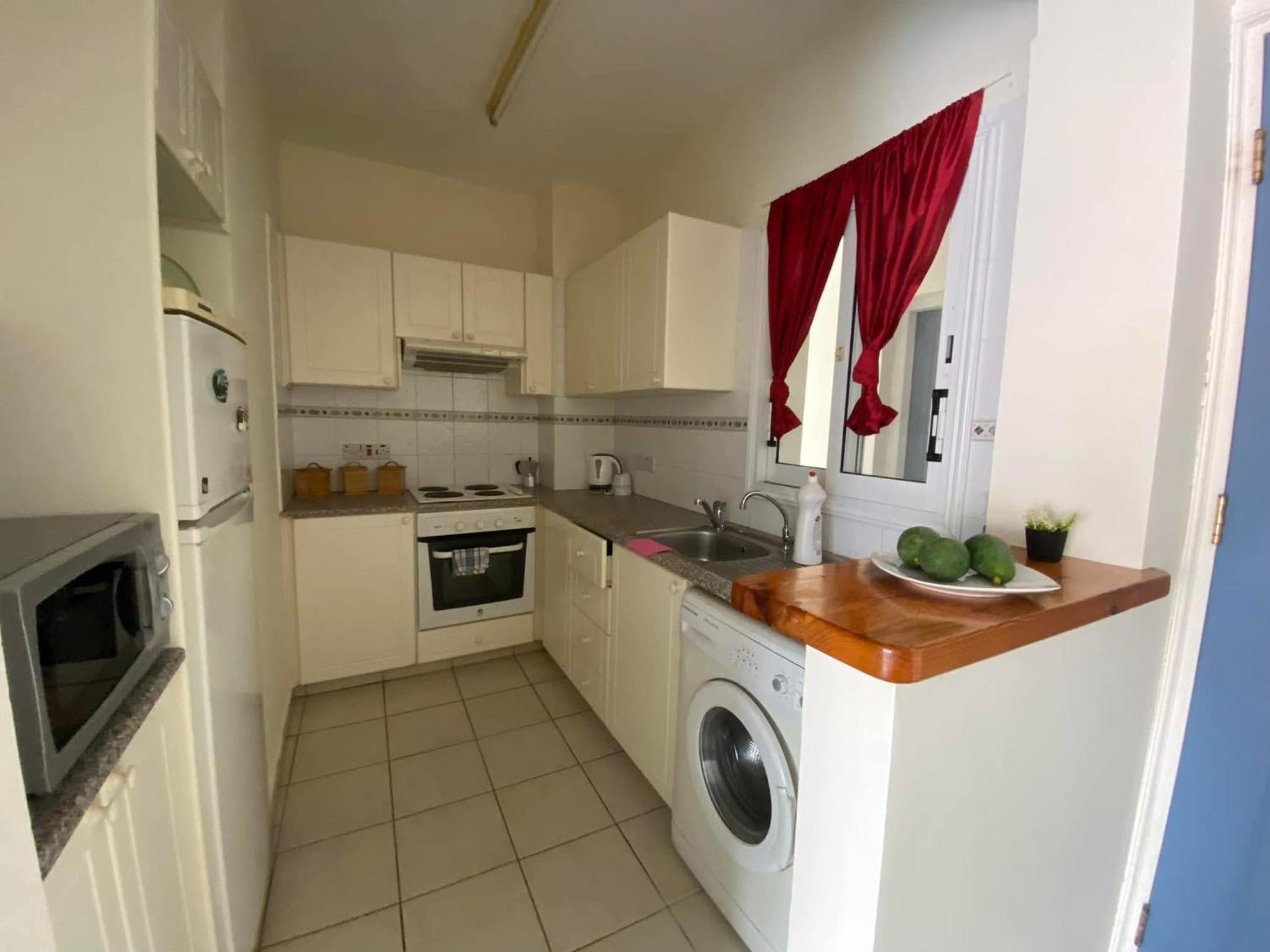 Paradise 1 Bedroom Apartment *